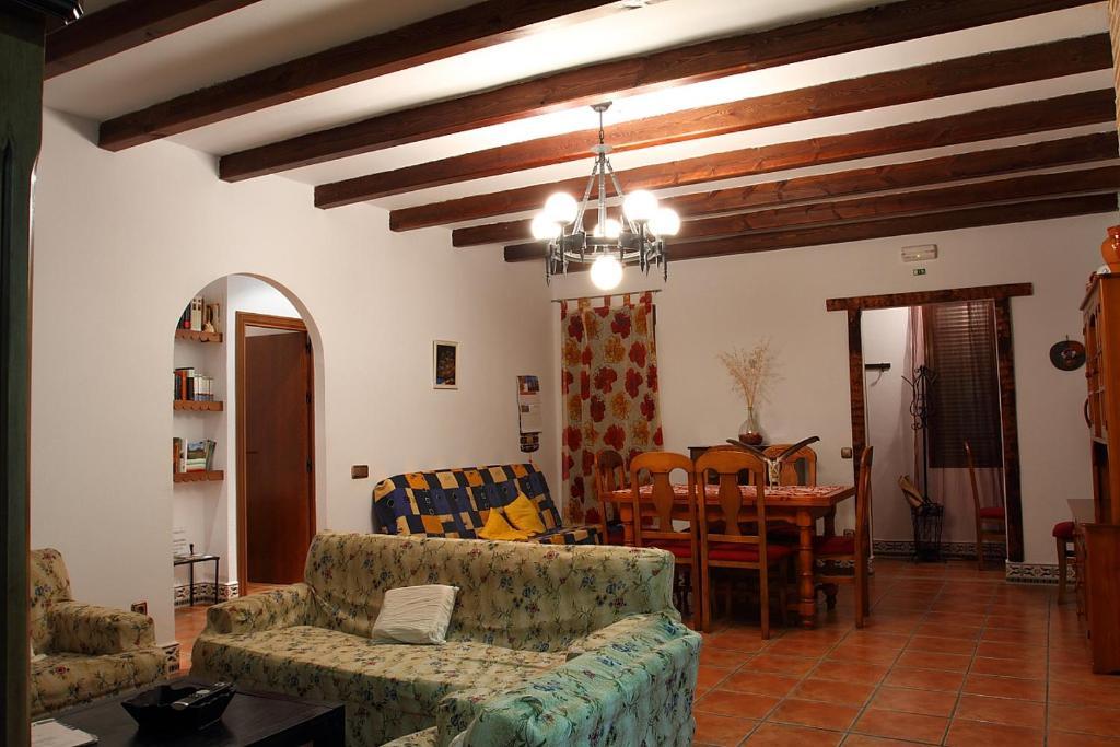 El Hogar De Ardwina ξενώνας Alía Εξωτερικό φωτογραφία
